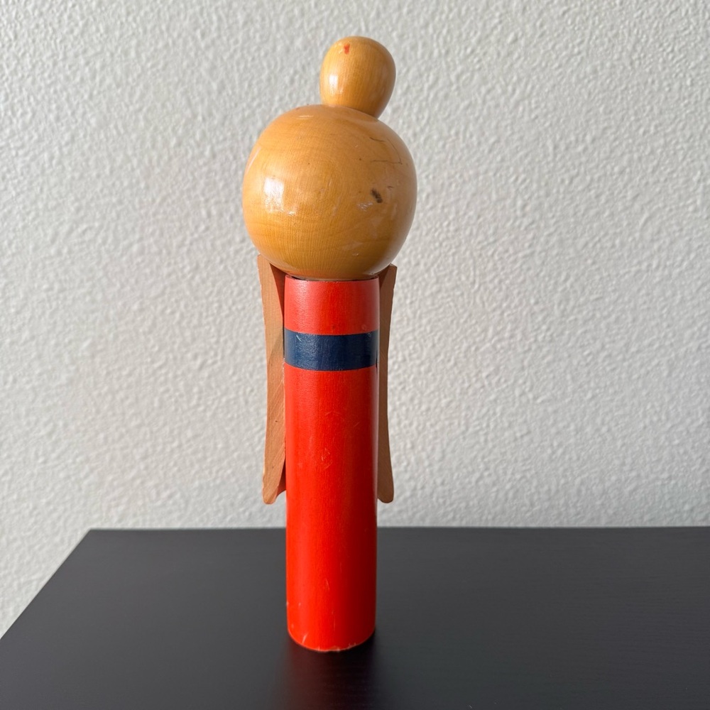 Vintage Red Kokeshi Doll with Floral Design - Picture 3 of 7